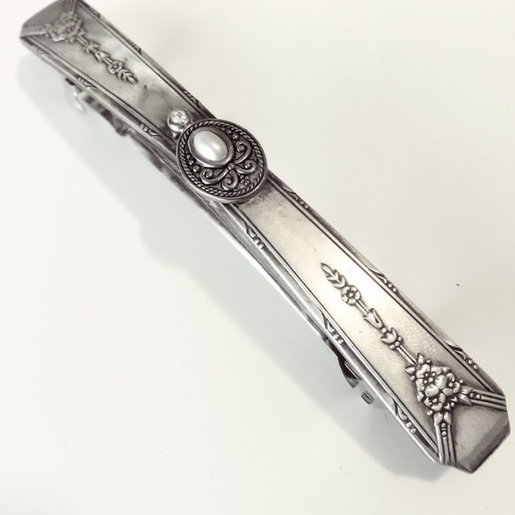 Flatwear Jewelry - 🌟FLATWEAR BY NANCY PUCKETT BEAUTIFUL BARRETTE